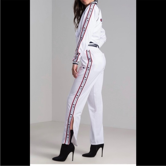 Excellent condition women’s champion track pants. Only worn once, size Large - Picture 1 of 5